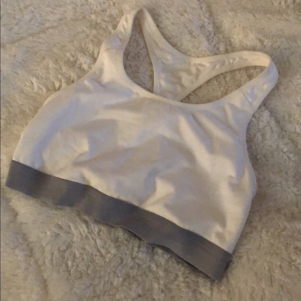 Old Navy Actives White Sports Bra 💪🏻